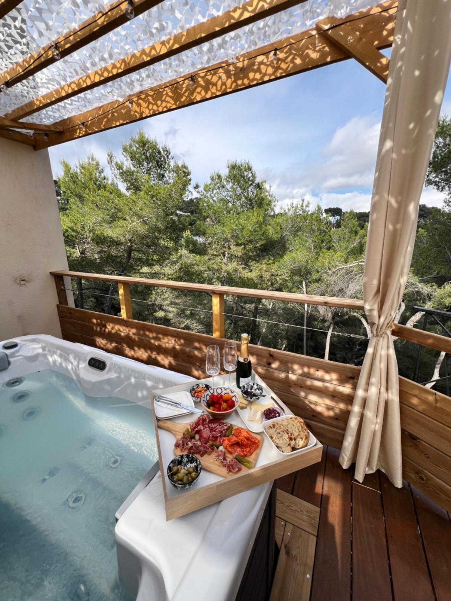 Cantaron Love Room Tente Lodge Spa Mfg Chez C&C, Exclusivement Reservee Aux Adultes מראה חיצוני תמונה
