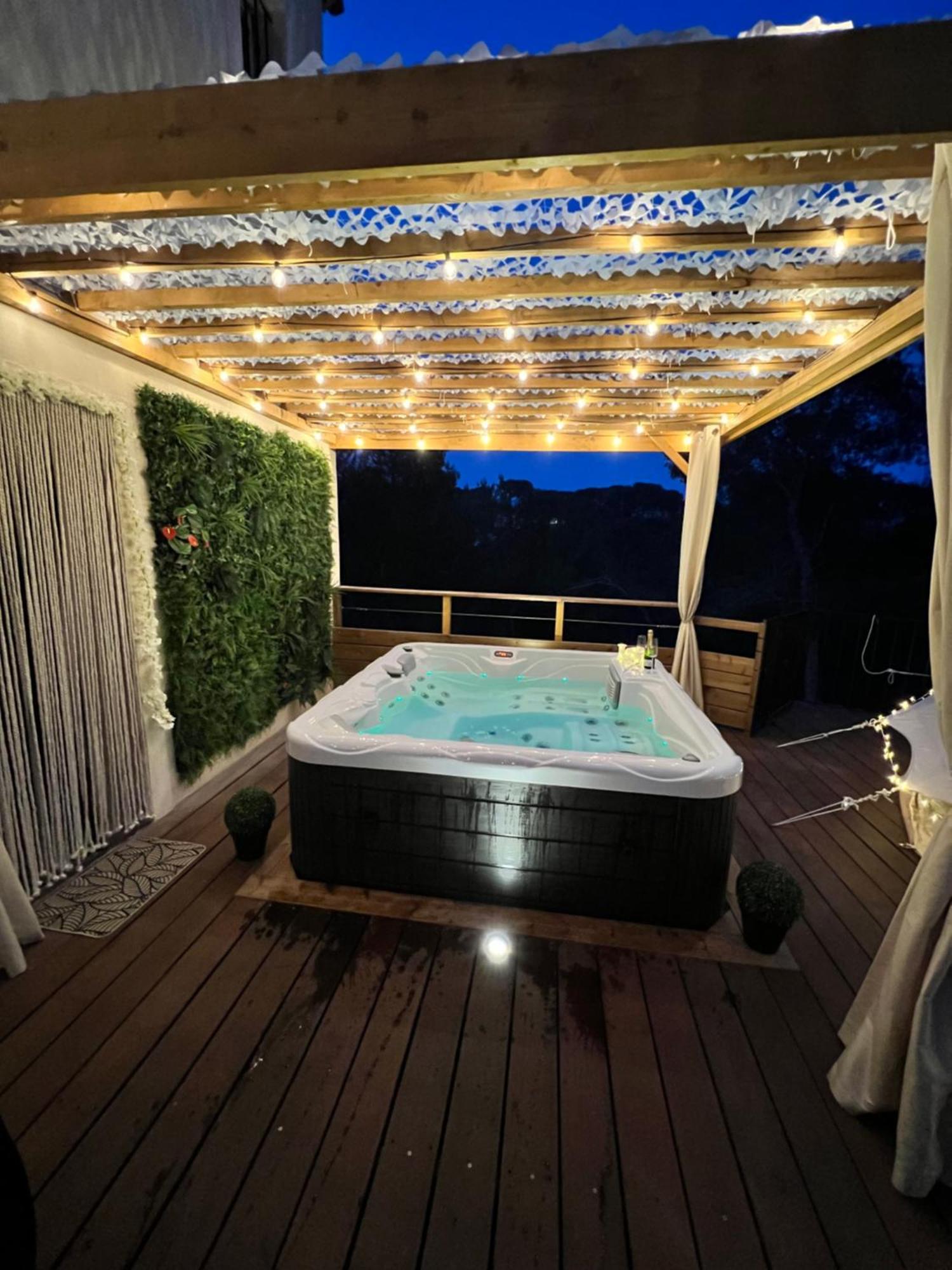 Cantaron Love Room Tente Lodge Spa Mfg Chez C&C, Exclusivement Reservee Aux Adultes מראה חיצוני תמונה