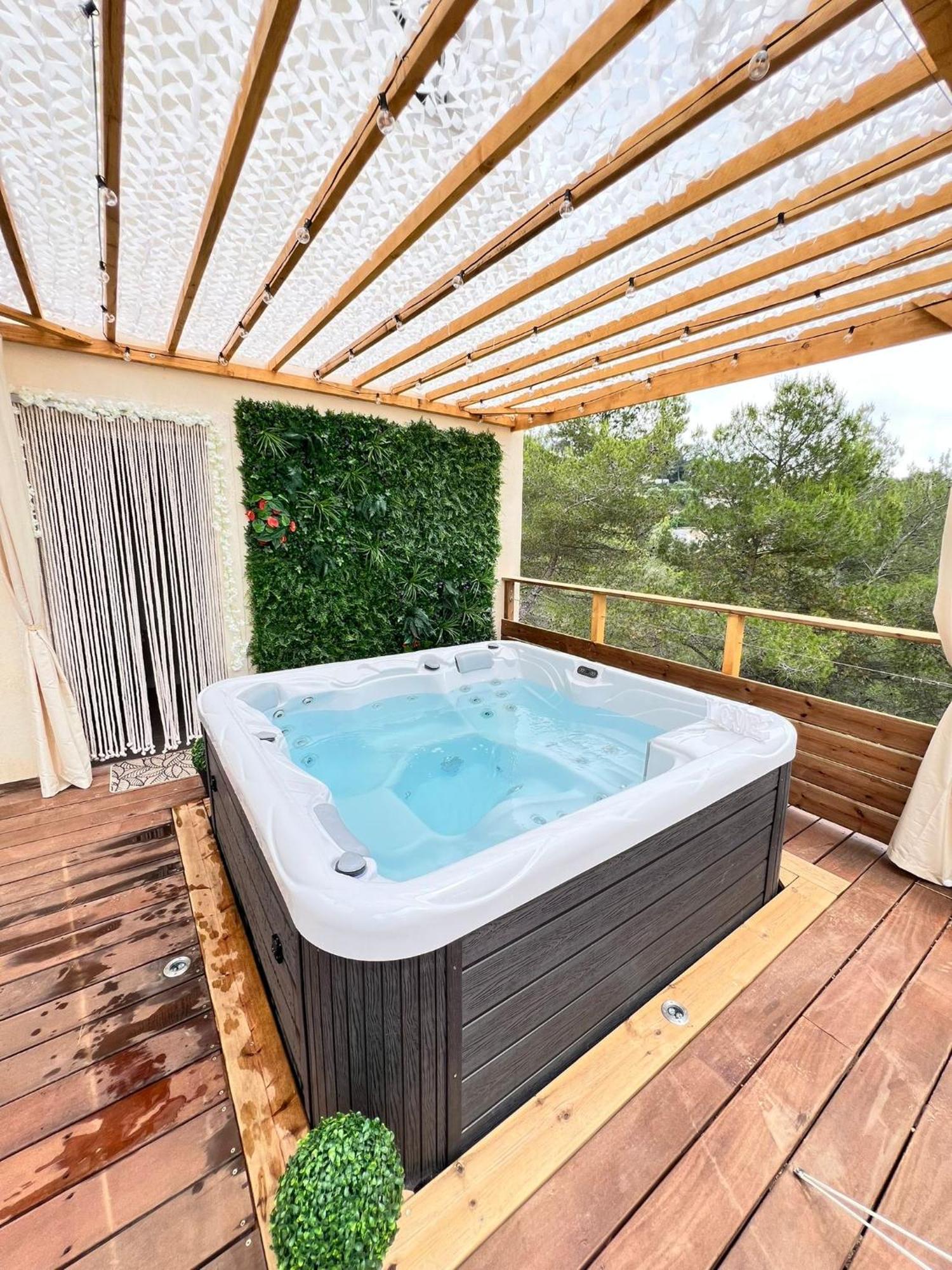 Cantaron Love Room Tente Lodge Spa Mfg Chez C&C, Exclusivement Reservee Aux Adultes מראה חיצוני תמונה