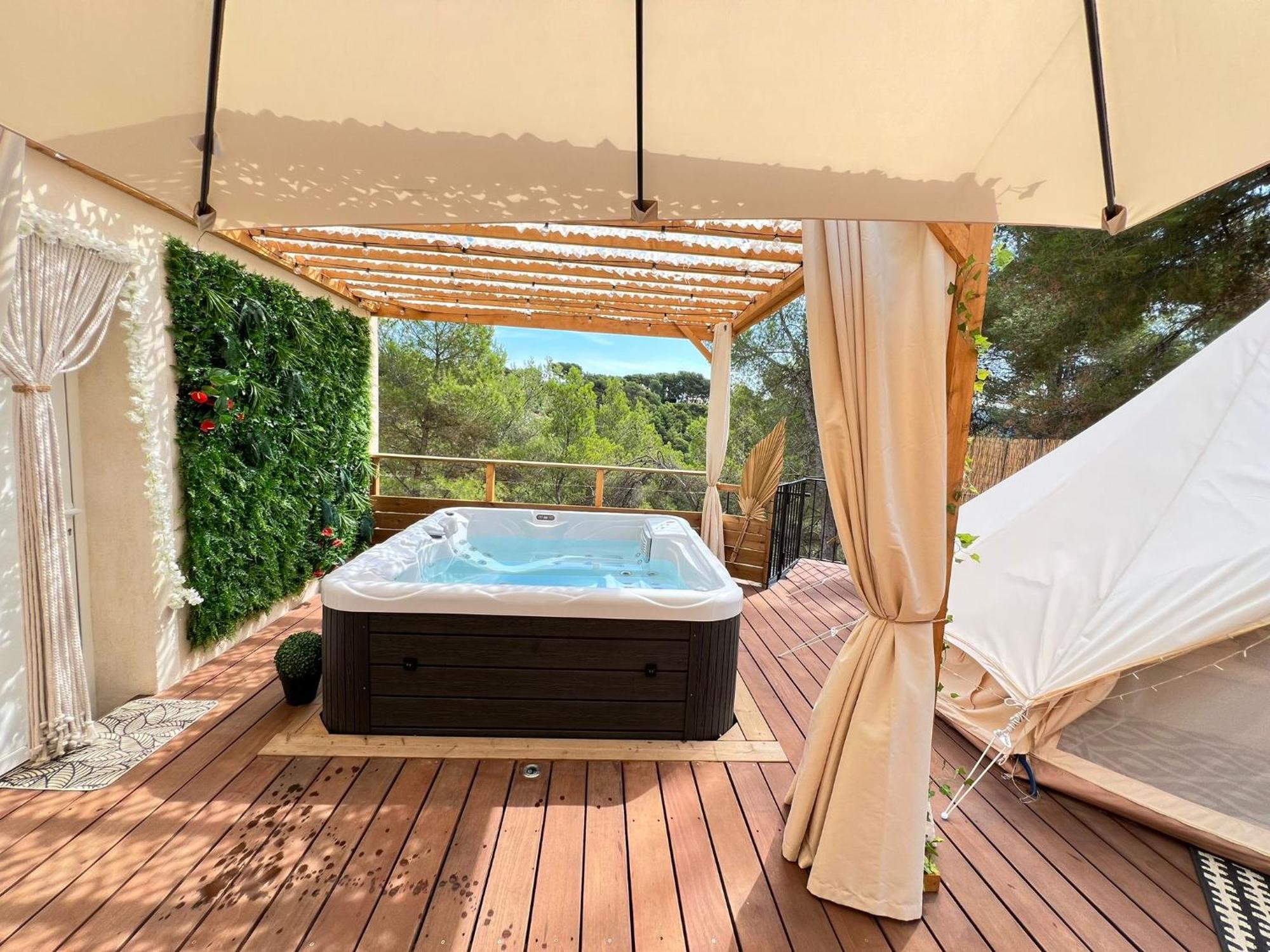 Cantaron Love Room Tente Lodge Spa Mfg Chez C&C, Exclusivement Reservee Aux Adultes מראה חיצוני תמונה