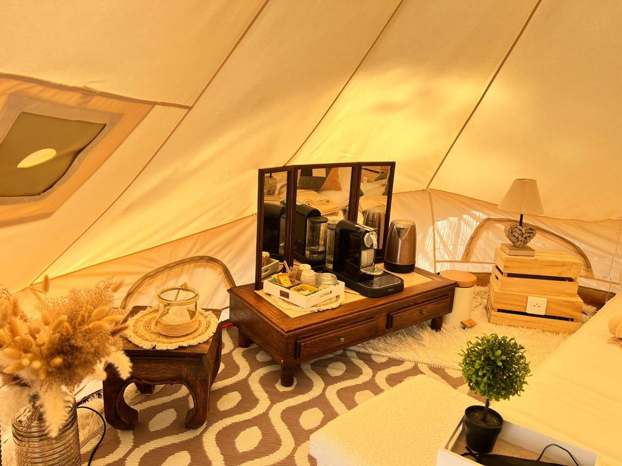 Cantaron Love Room Tente Lodge Spa Mfg Chez C&C, Exclusivement Reservee Aux Adultes מראה חיצוני תמונה
