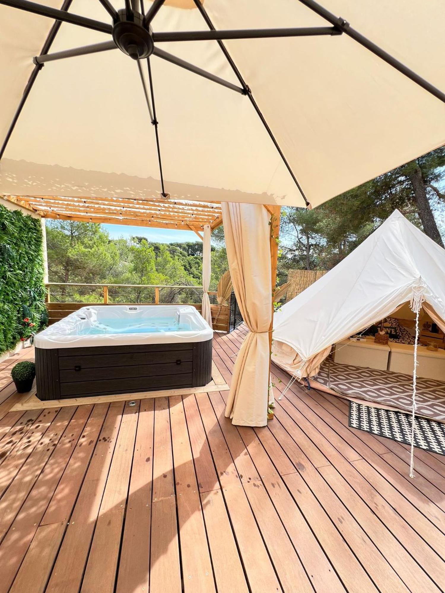Cantaron Love Room Tente Lodge Spa Mfg Chez C&C, Exclusivement Reservee Aux Adultes מראה חיצוני תמונה