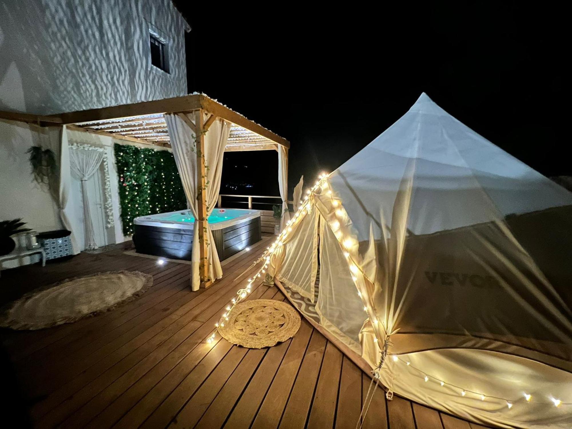 Cantaron Love Room Tente Lodge Spa Mfg Chez C&C, Exclusivement Reservee Aux Adultes מראה חיצוני תמונה