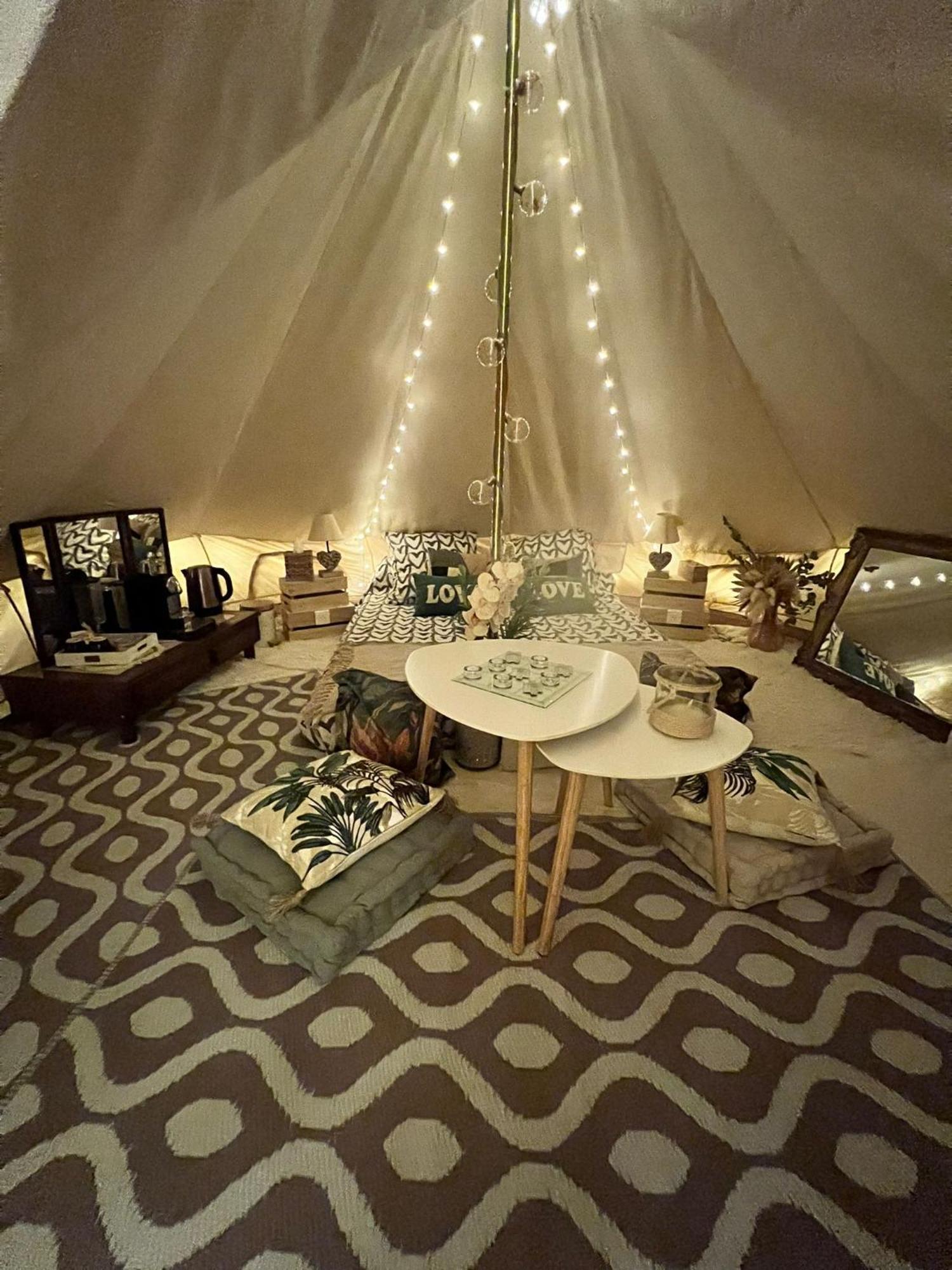 Cantaron Love Room Tente Lodge Spa Mfg Chez C&C, Exclusivement Reservee Aux Adultes מראה חיצוני תמונה