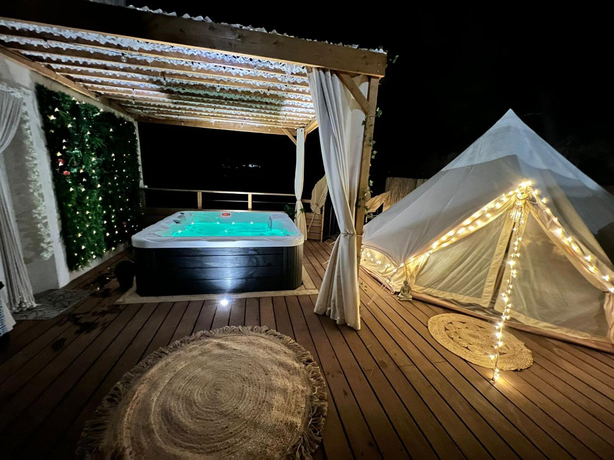 Cantaron Love Room Tente Lodge Spa Mfg Chez C&C, Exclusivement Reservee Aux Adultes מראה חיצוני תמונה